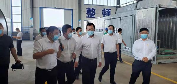 朝陽市委副書記、市長謝衛(wèi)東蒞臨一諾環(huán)保產(chǎn)業(yè)園考察并指導(dǎo)工作